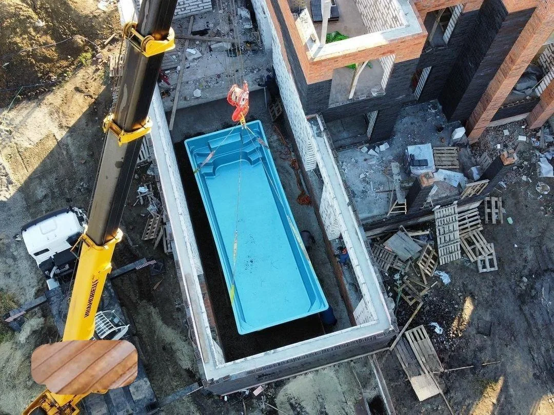 Laguna 9 — зона отдыха у бассейна в Белогорске